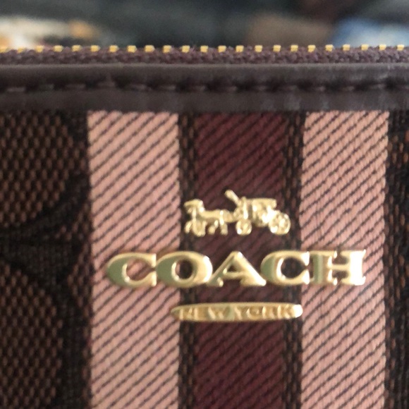 Authentic Coach Wristlet (brand new) - Picture 4 of 4